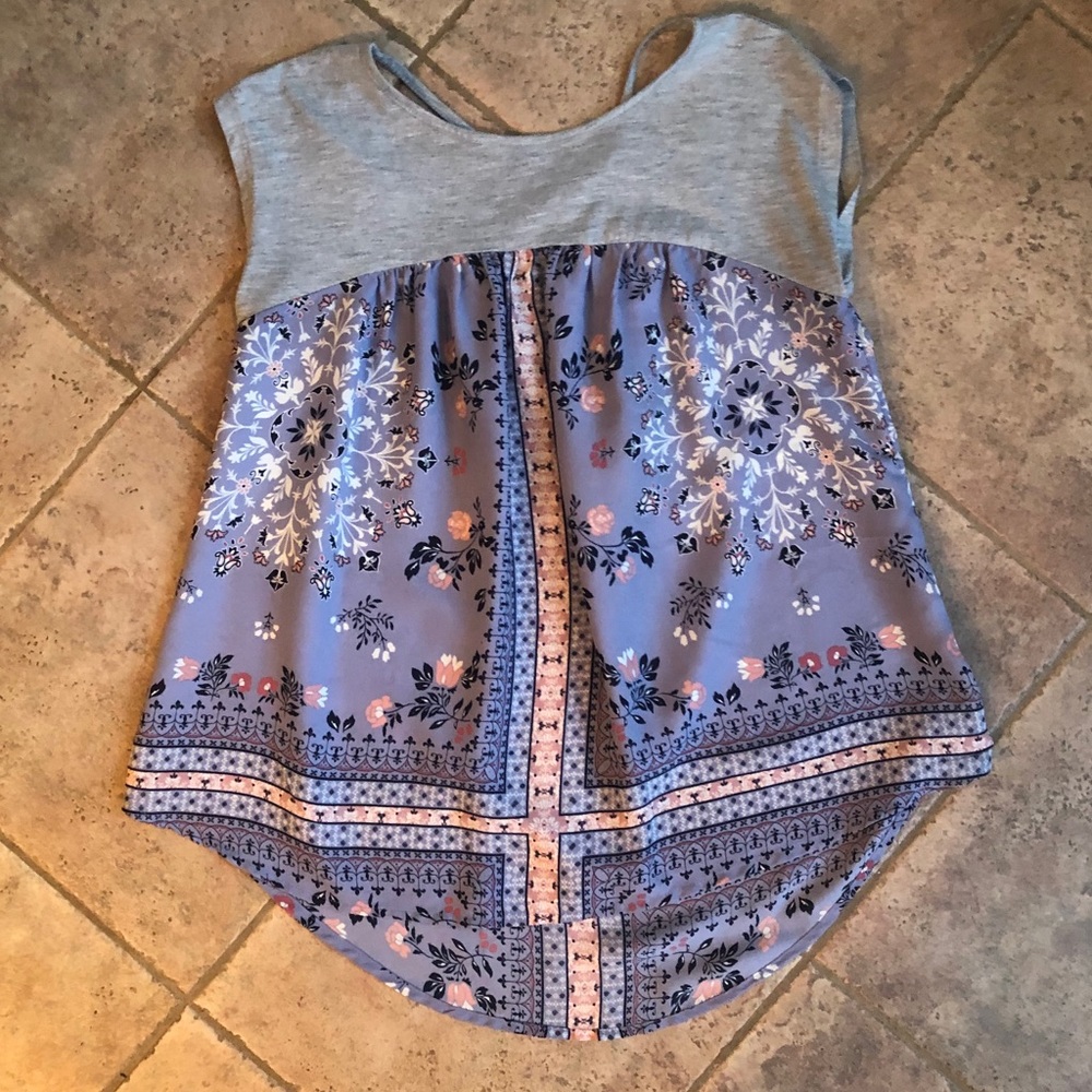 Sleeveless shirt